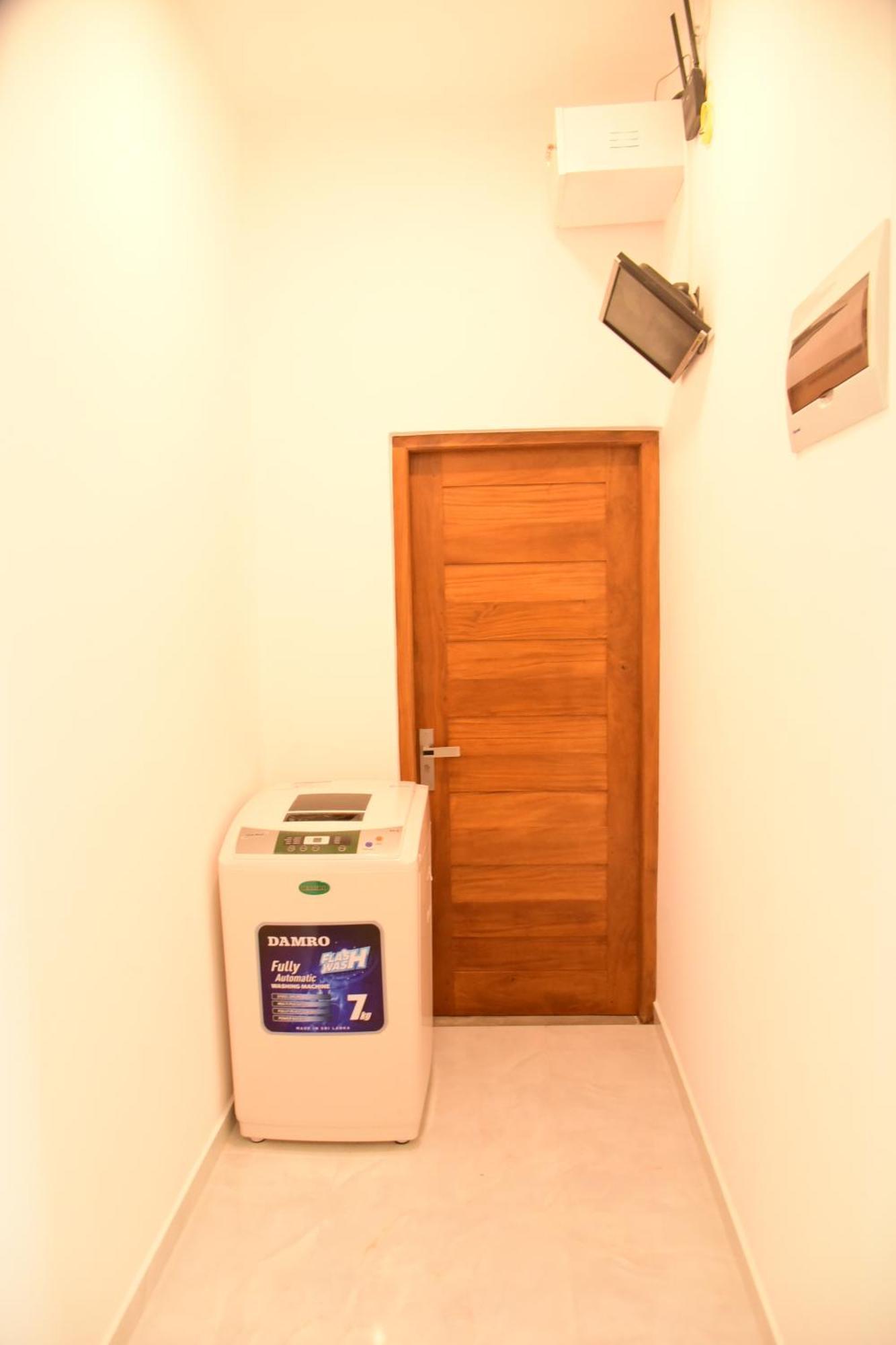 Ocean Ripples Hotel Hikkaduwa Kültér fotó